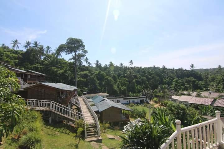 Long Beach Garden Hotel Kampung Kuala Besut Exterior photo