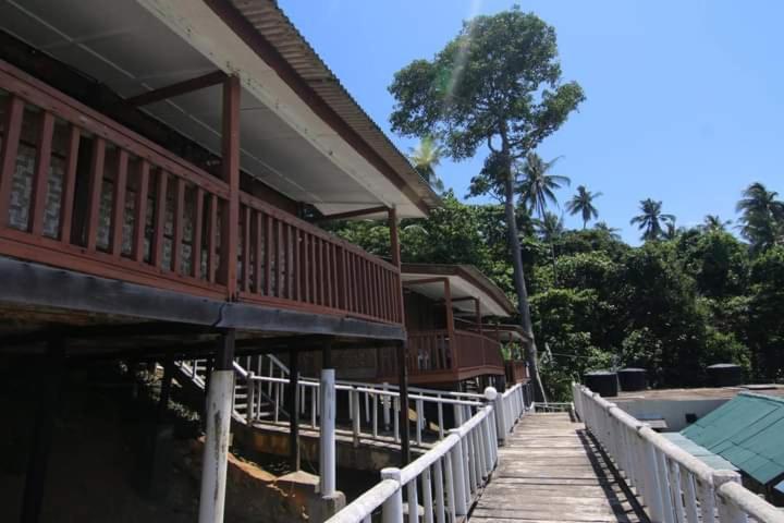 Long Beach Garden Hotel Kampung Kuala Besut Exterior photo