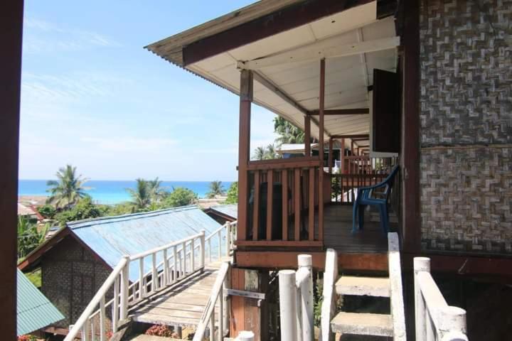 Long Beach Garden Hotel Kampung Kuala Besut Exterior photo