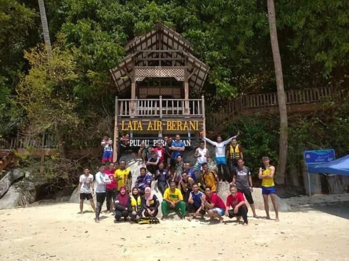 Long Beach Garden Hotel Kampung Kuala Besut Exterior photo